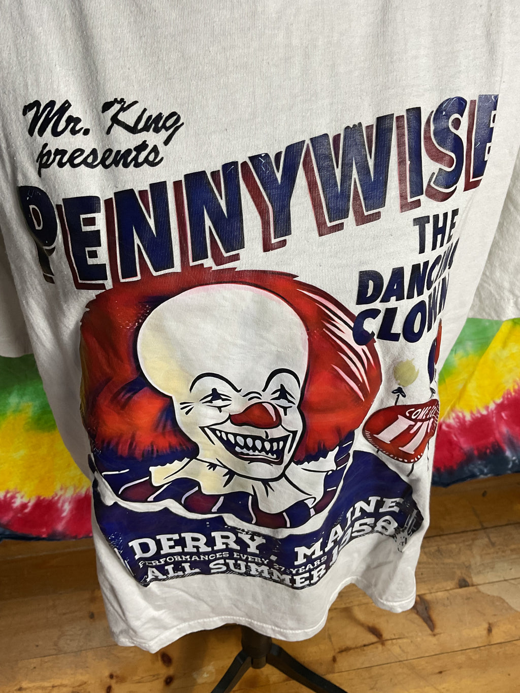 Stephen King's IT Pennywise Derry Maine Graphic T-Shirt Large