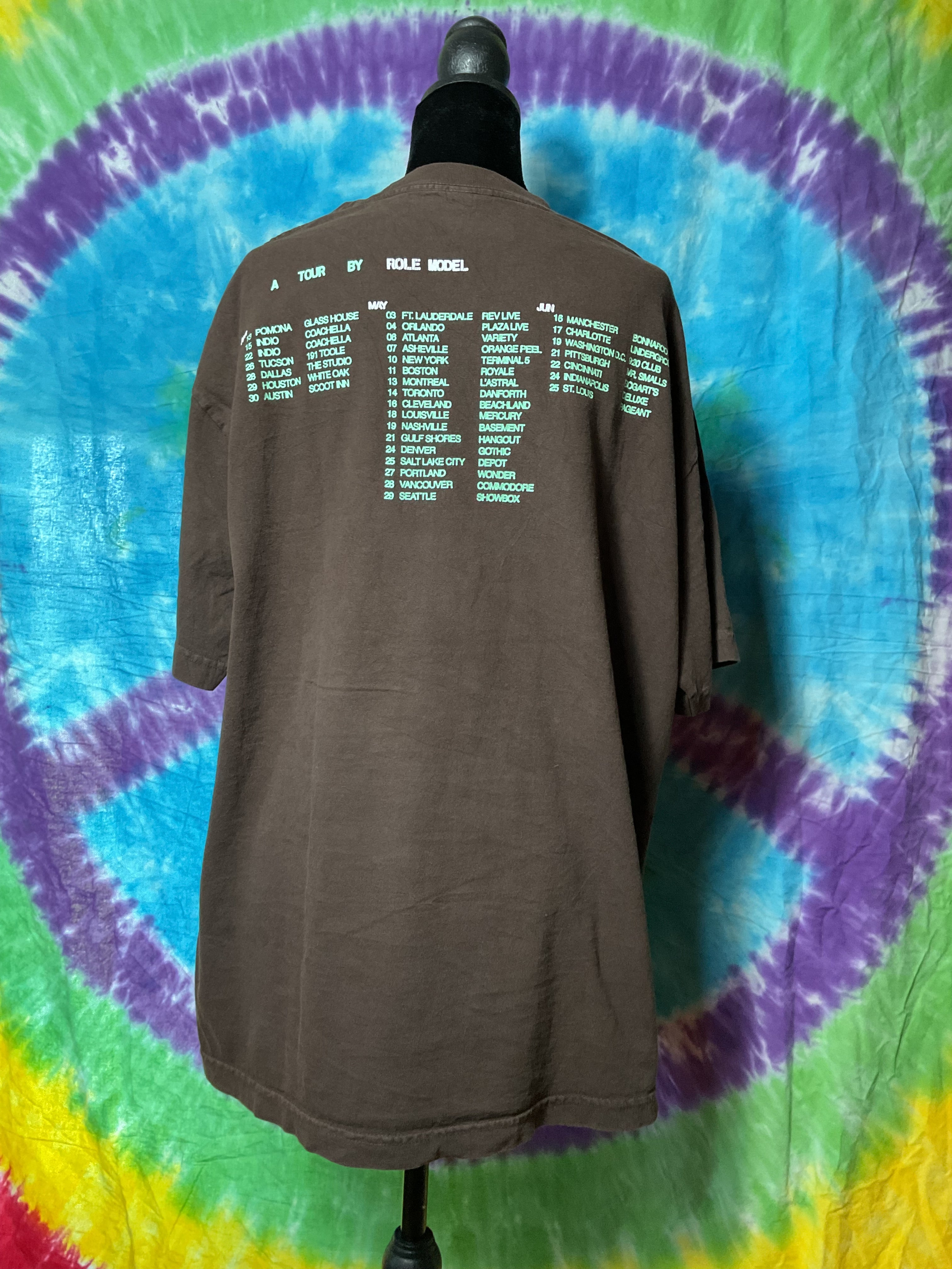 Role Model TOURx 2022 World Tour T-Shirt Brown Size L Teal Face
