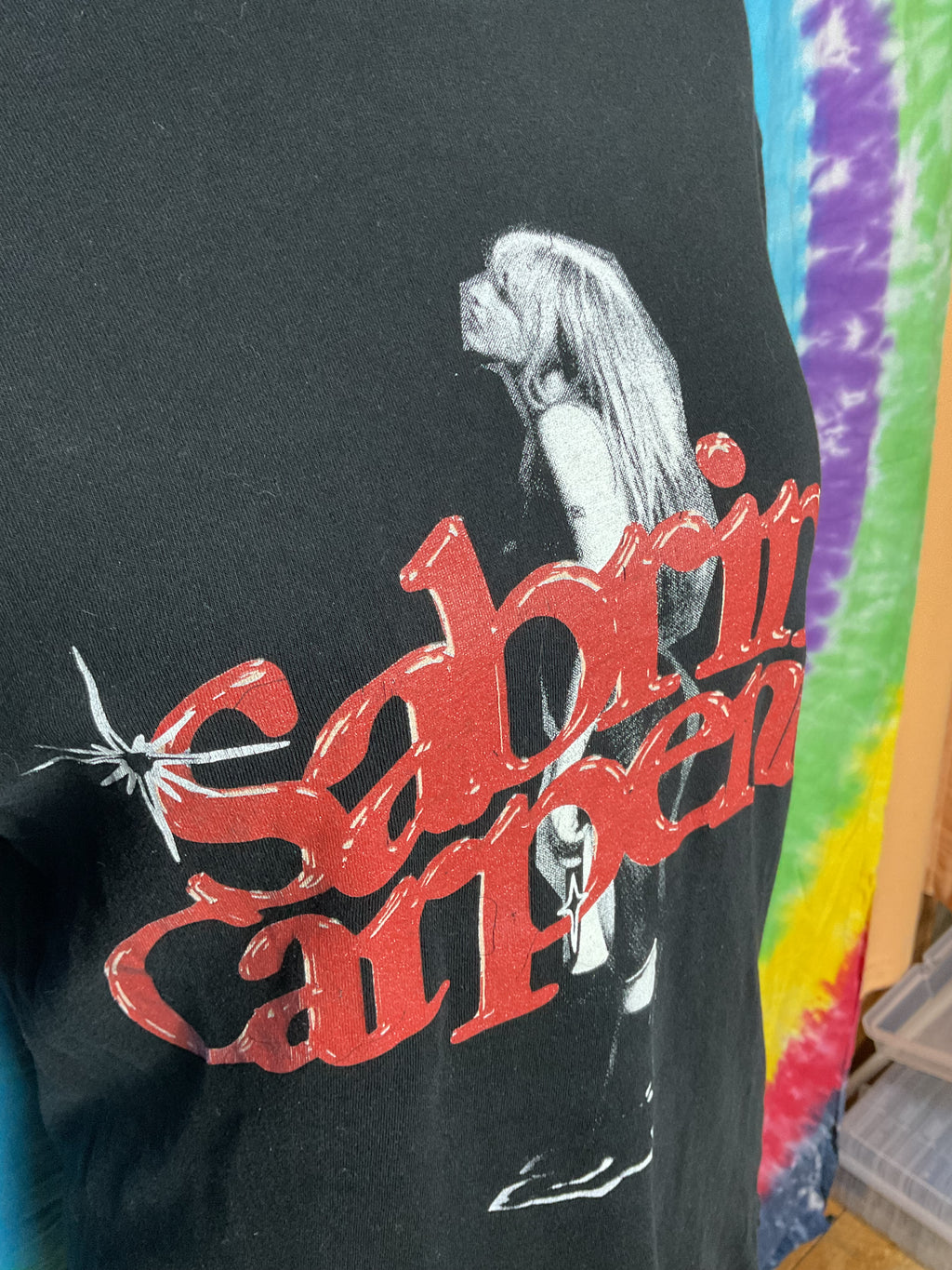 Sabrina Carpenter Red Puff Print Logo Graphic Tee Black Medium