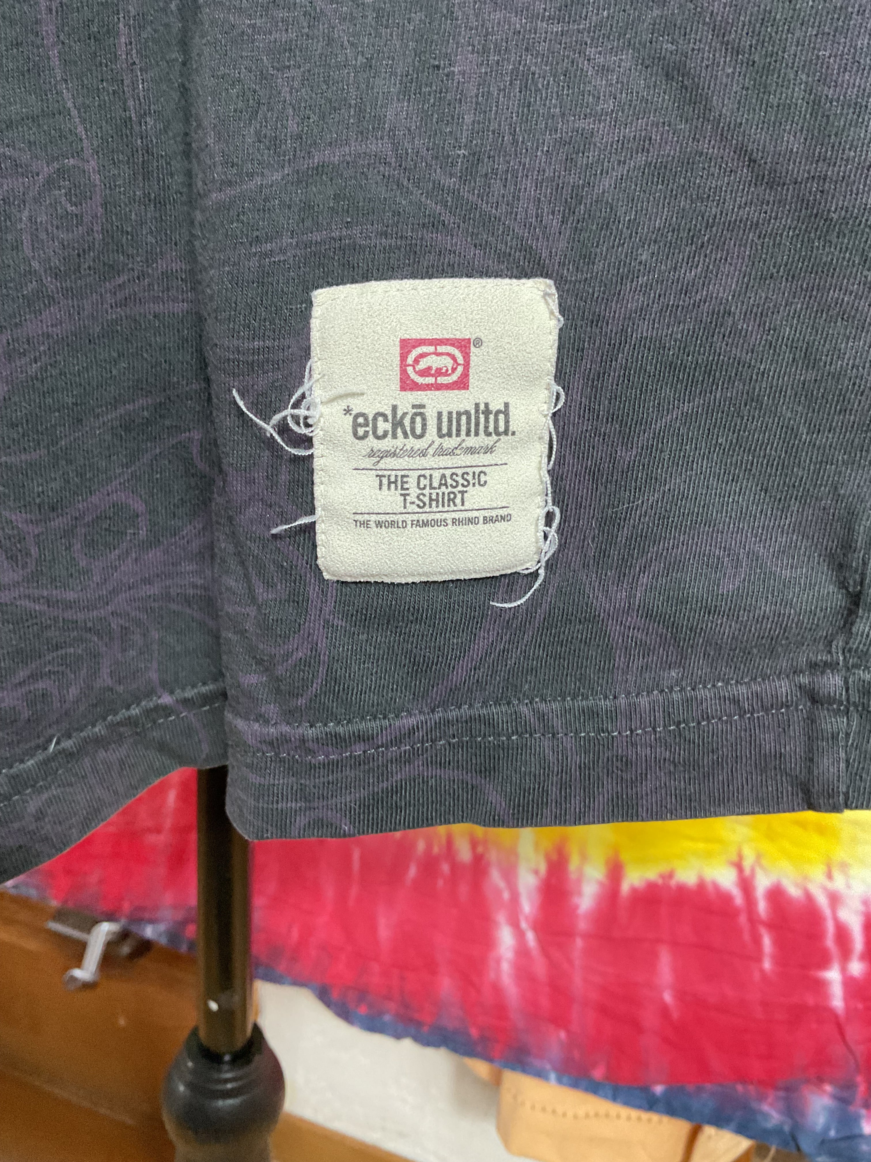 Vtg Ecko Unltd Y2K Crest Paisley AOP Tee Shirt XL Black