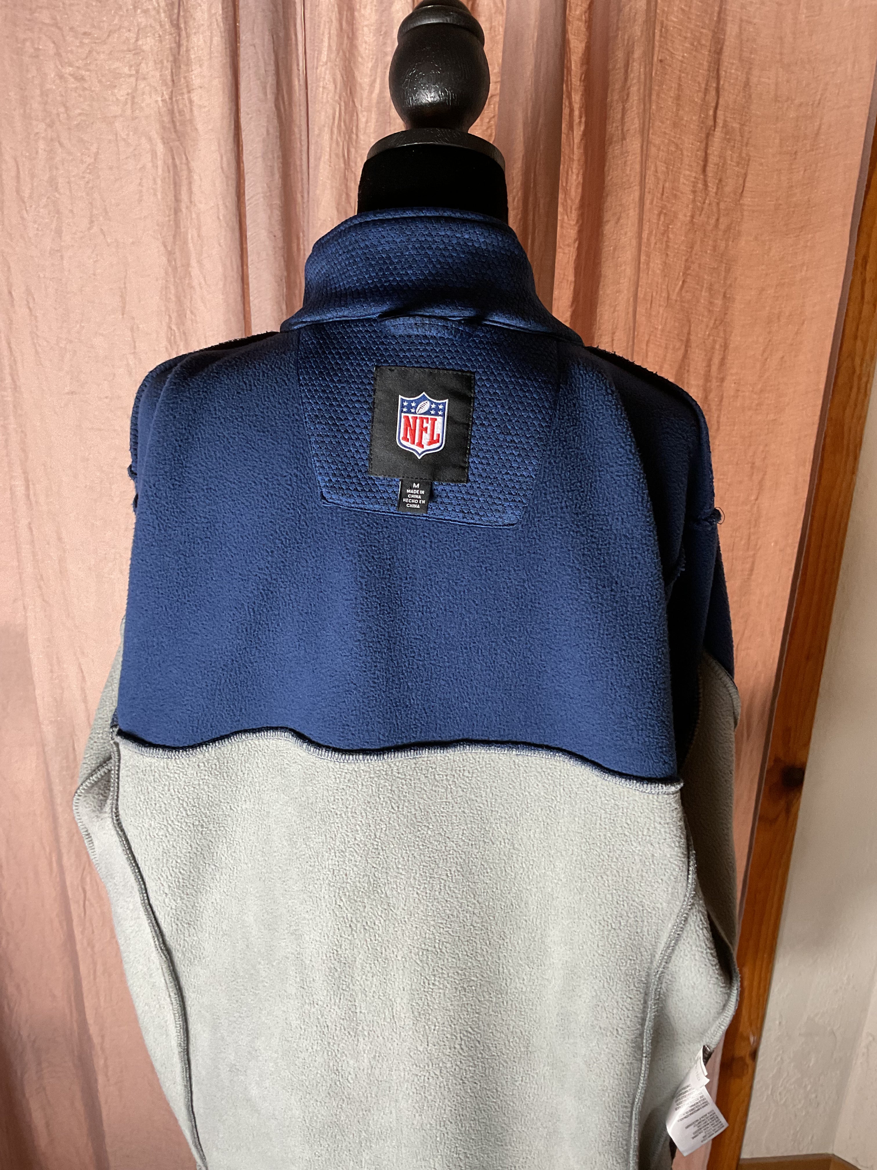 NFL Seattle Seahawks Full Zip Fleece Jacket Blue Grey Mens Medium