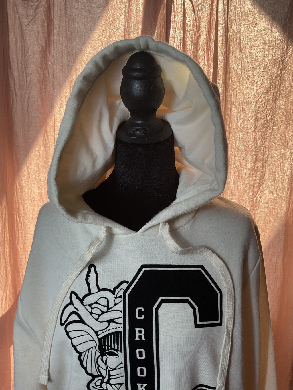 Crooks & Castles Medusa Logo White Graphic Hoodie Medium