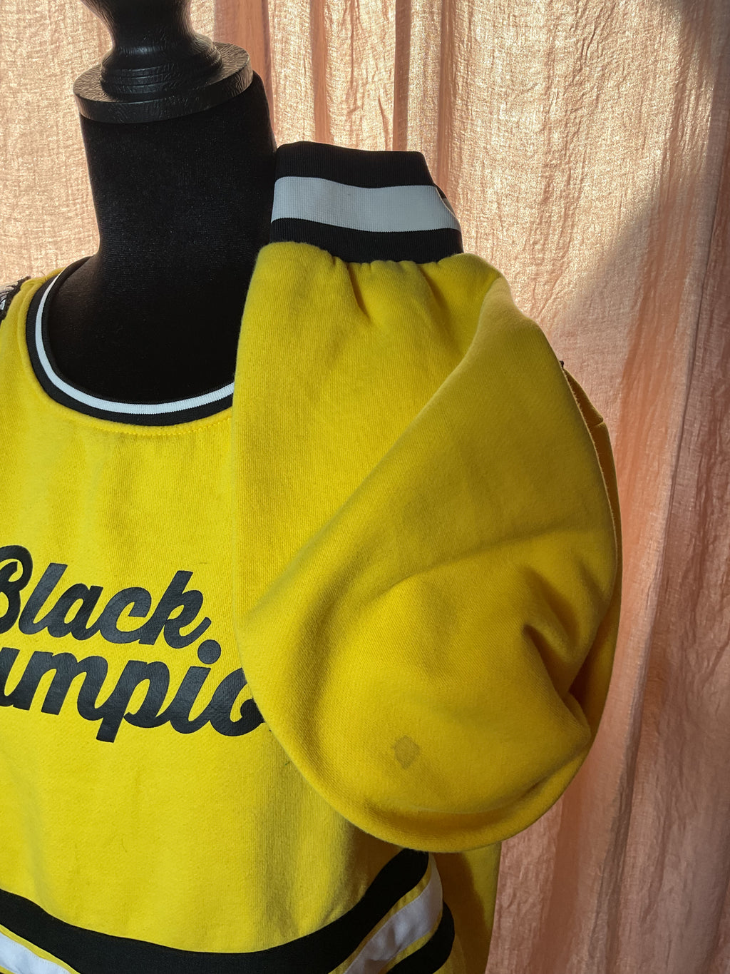 Black Pyramid by Chris Brown Yellow Tiger Patch Crewneck XL