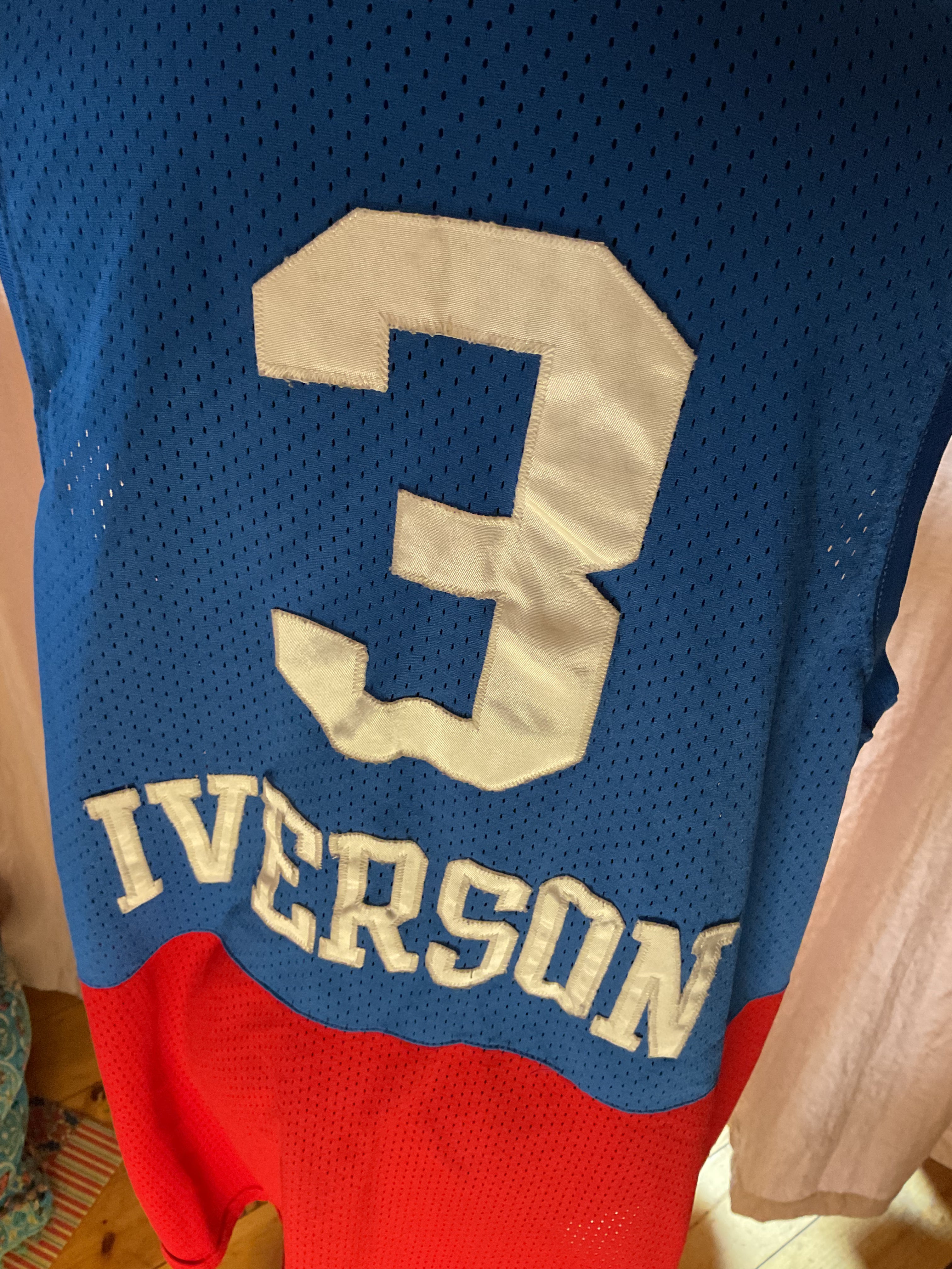 Nike Allen Iverson 76ers Stitched Satin Swingman Jersey Blue L