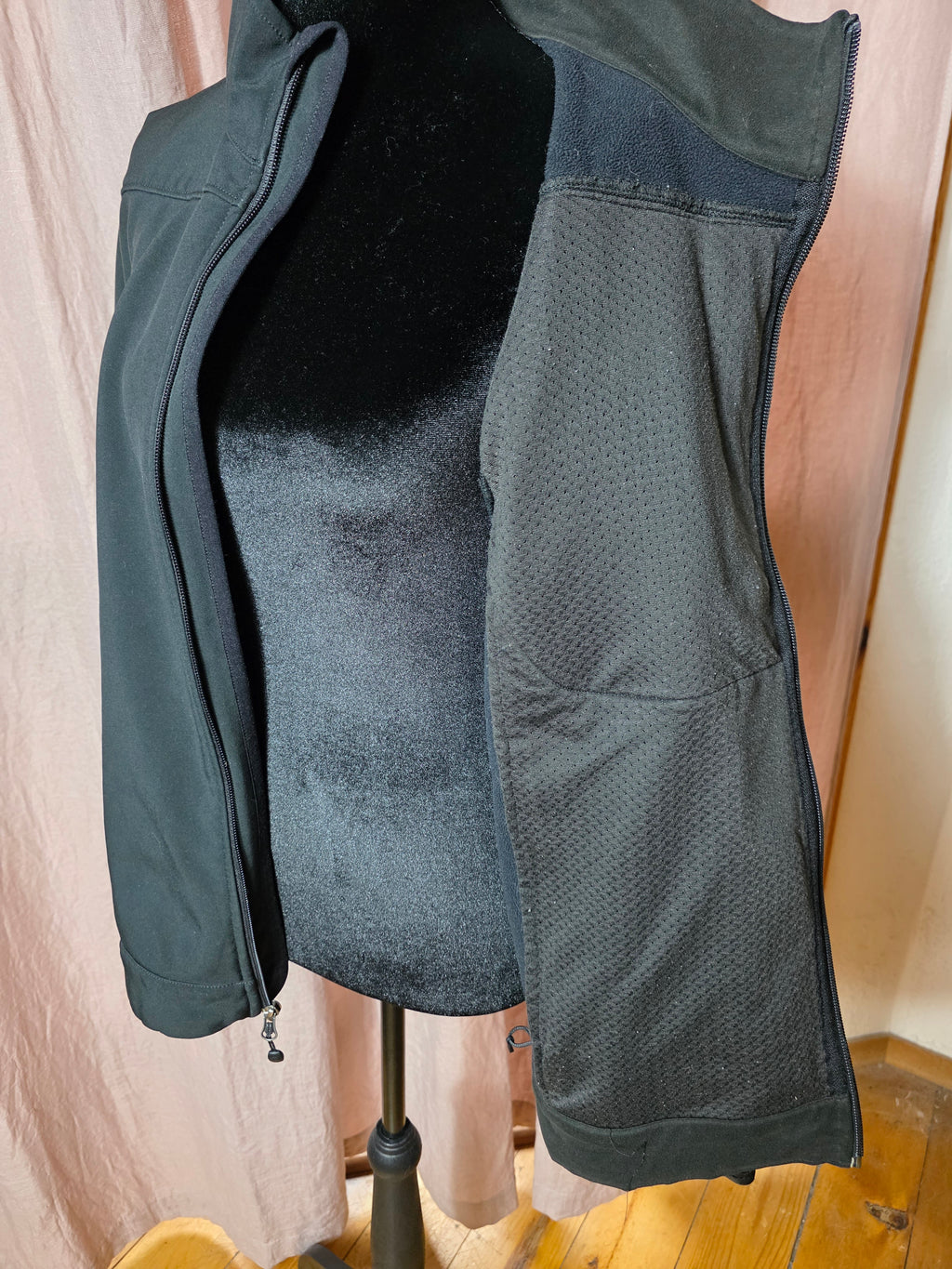 The North Face Men’s Medium Apex Bionic Black Softshell Jacket