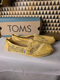 TOMS Yellow Crochet Lace Canvas Alpargatas Slip On Flats W 9M