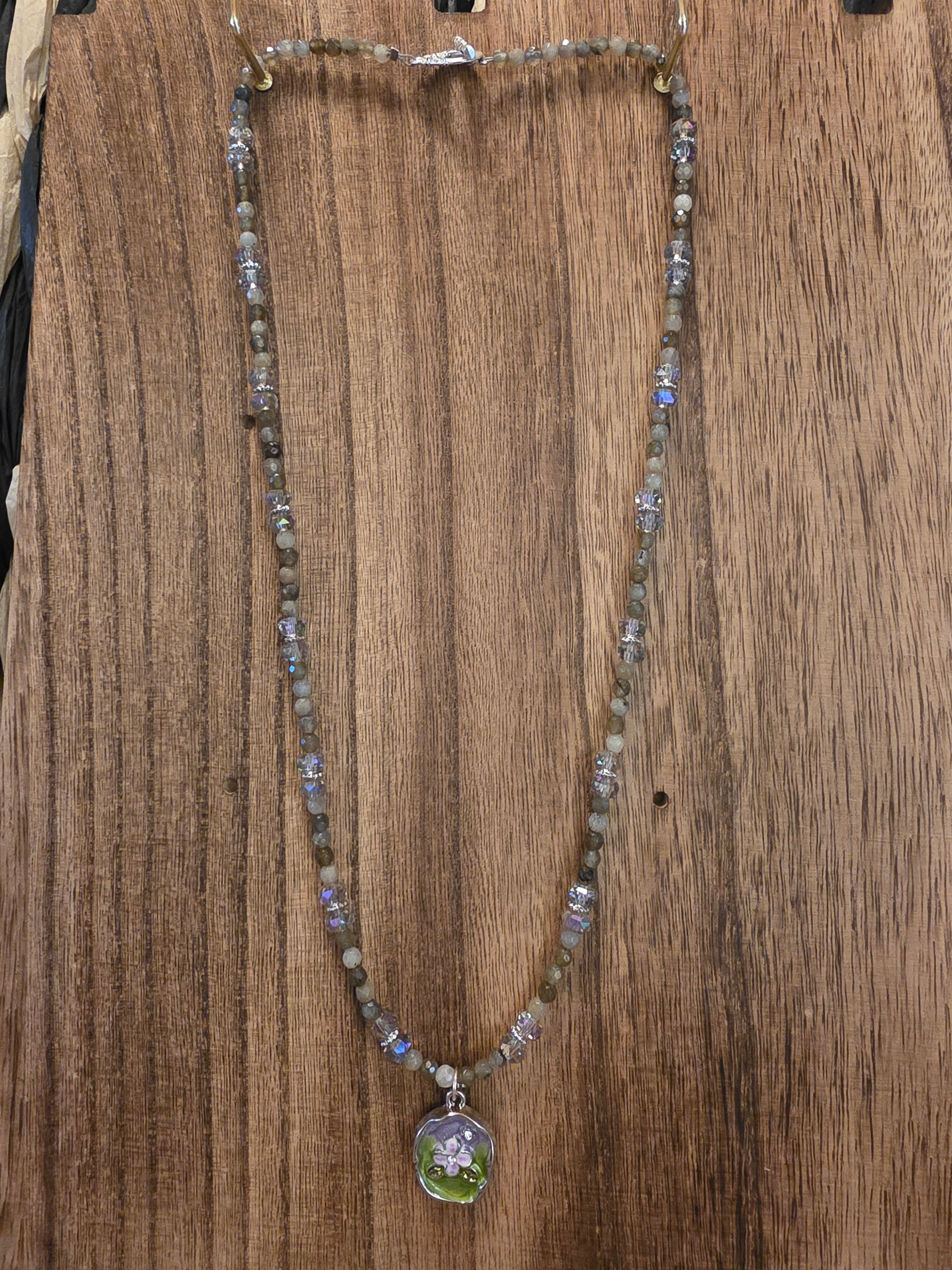 23" Faceted Labradorite Crystal Beaded Necklace Floral Pendant