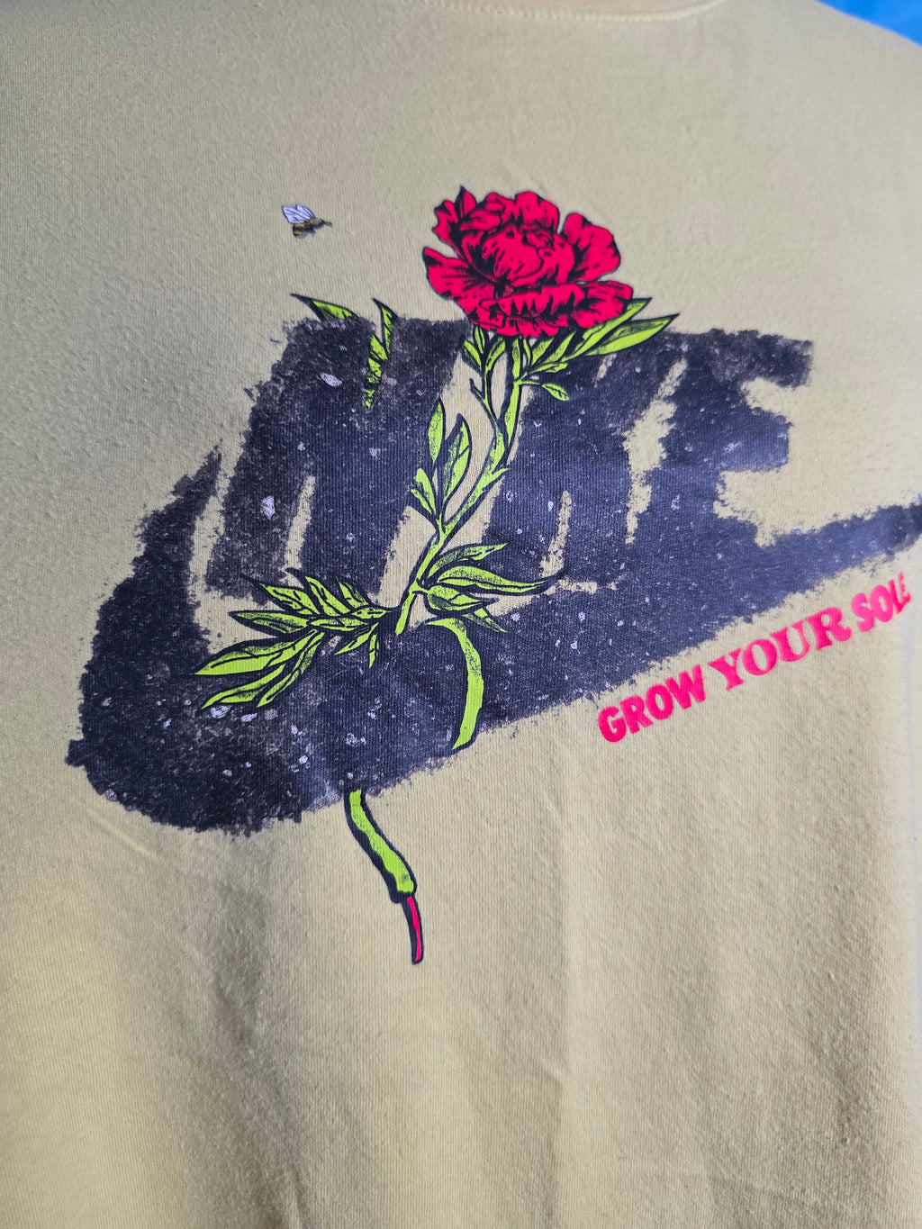 Nike "Grow Your Sole" Rose Graphic T-Shirt Yellow Men's L