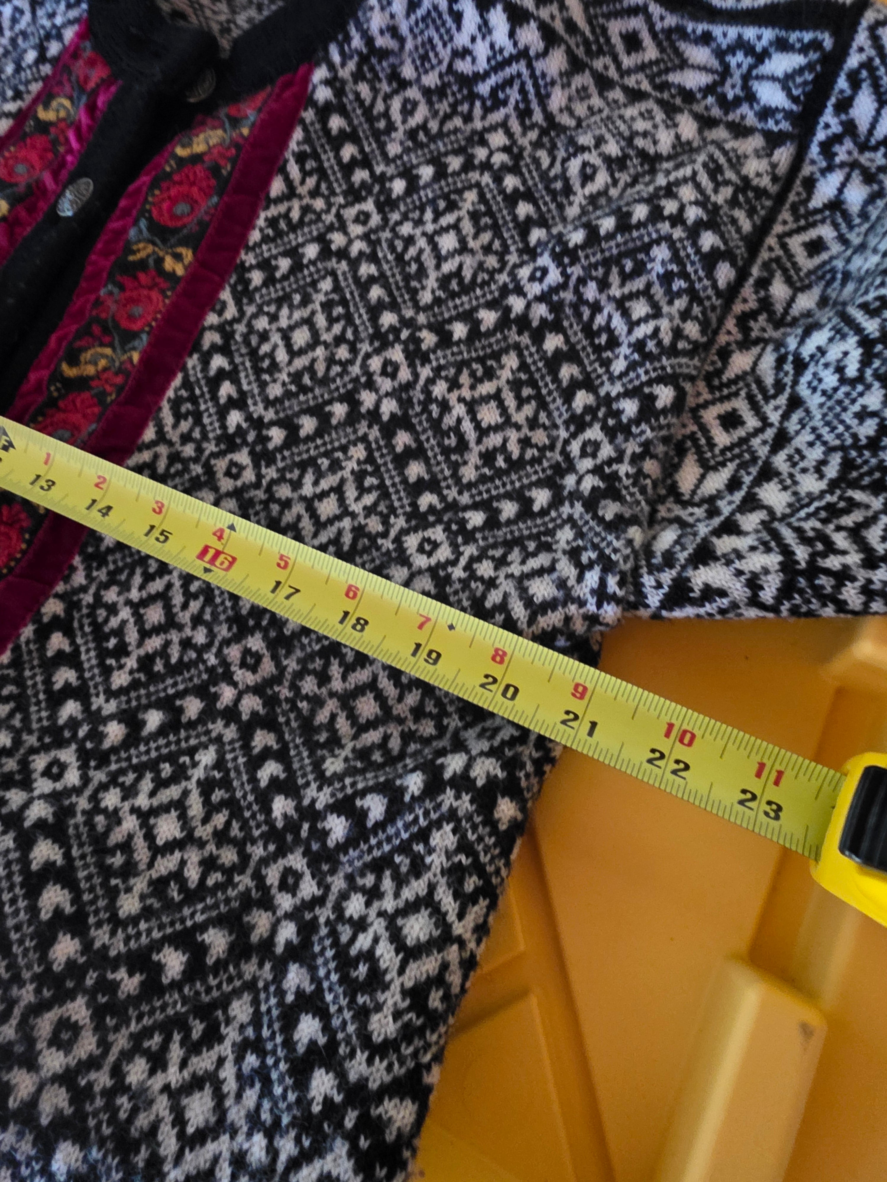 Vintage Norskwear Icelandic Pure Wool Cardigan Floral Trim L