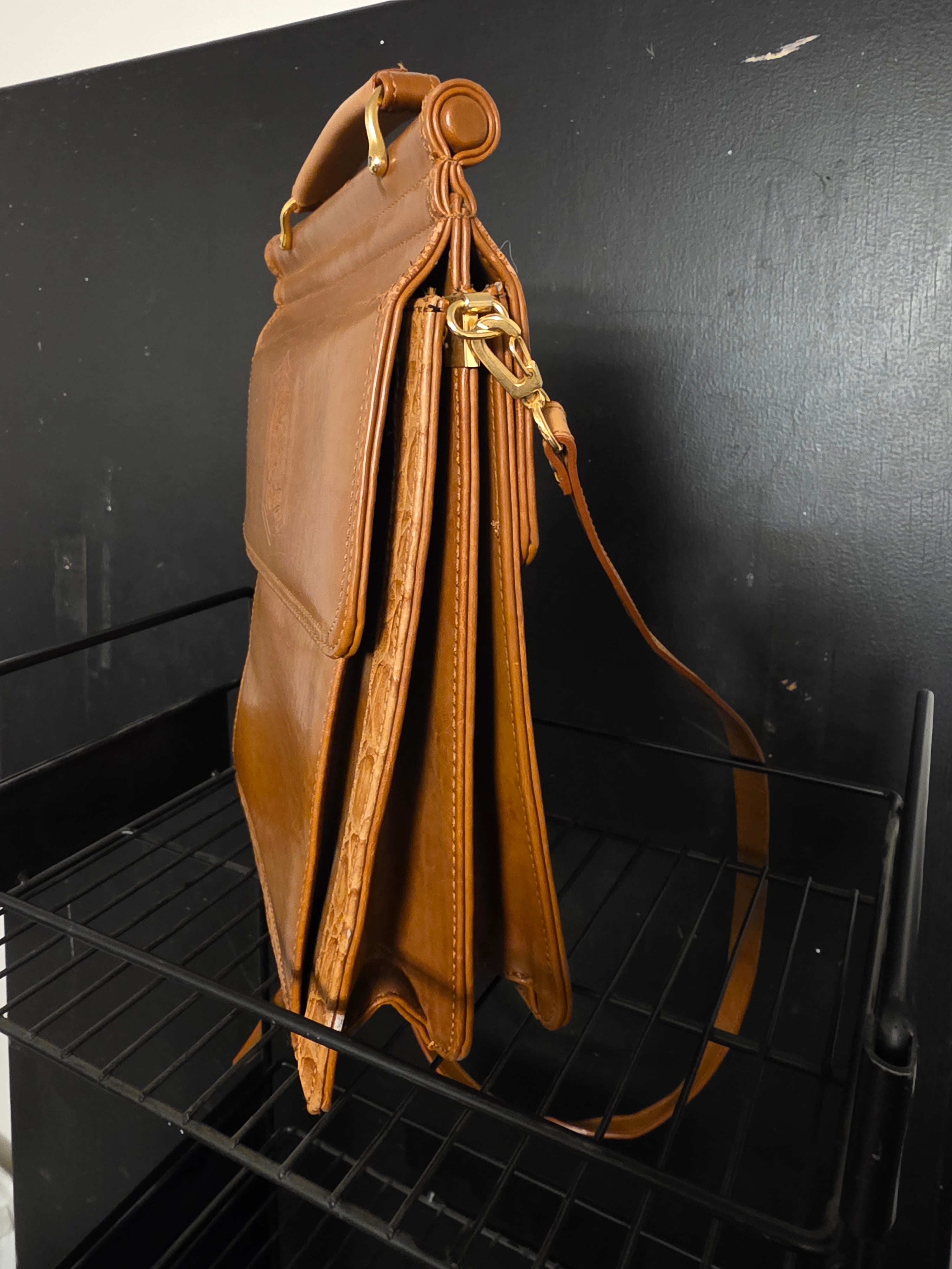 Vintage Belle Rose Warm Tan Leather Crest Crossbody Bag Briefcase