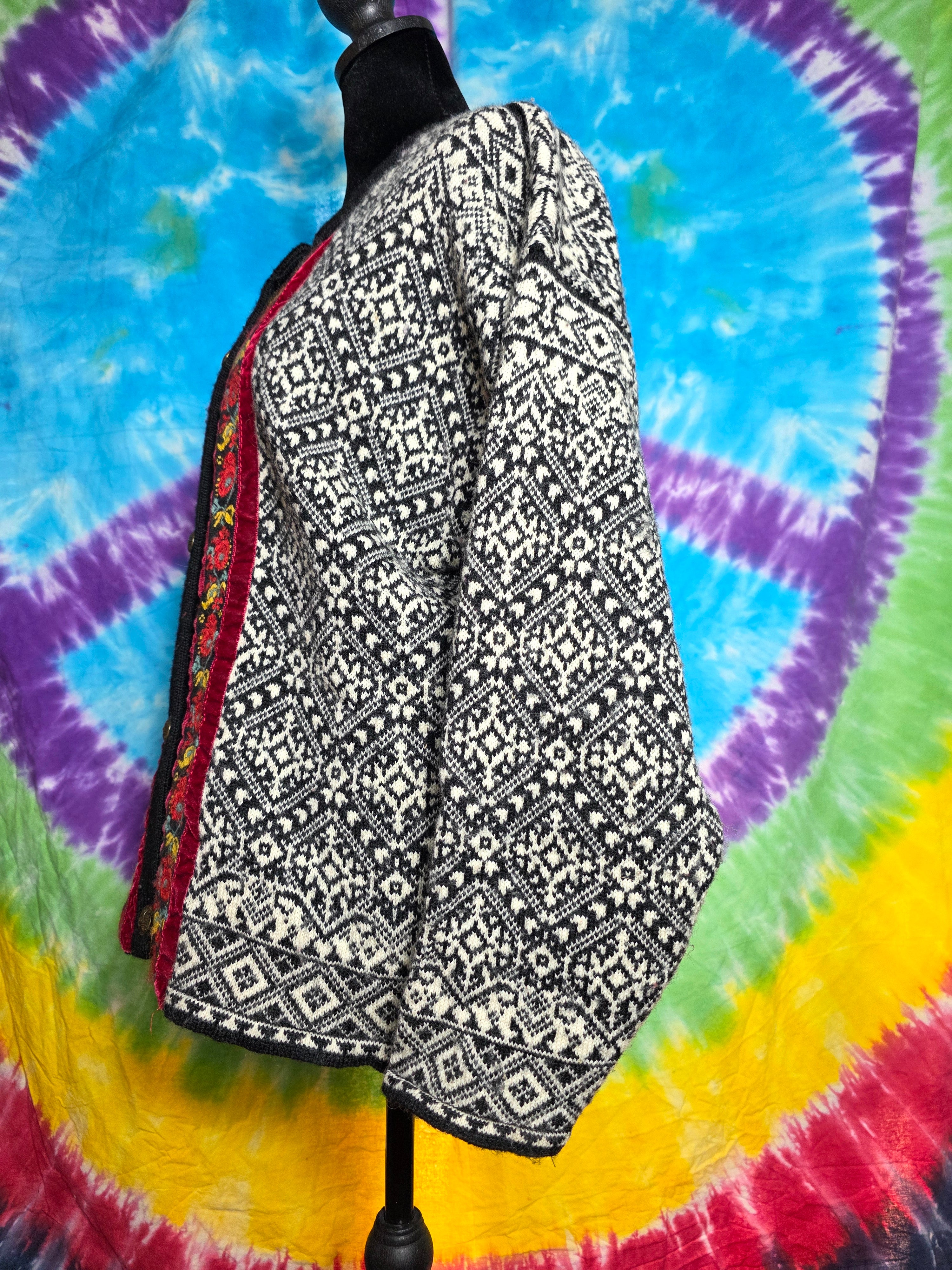 Vintage Norskwear Icelandic Pure Wool Cardigan Floral Trim L