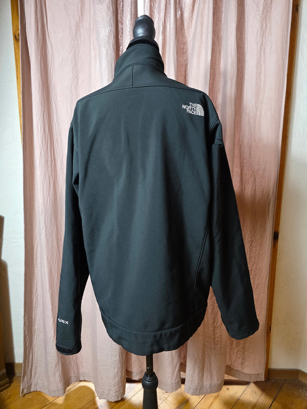 The North Face Men’s Medium Apex Bionic Black Softshell Jacket