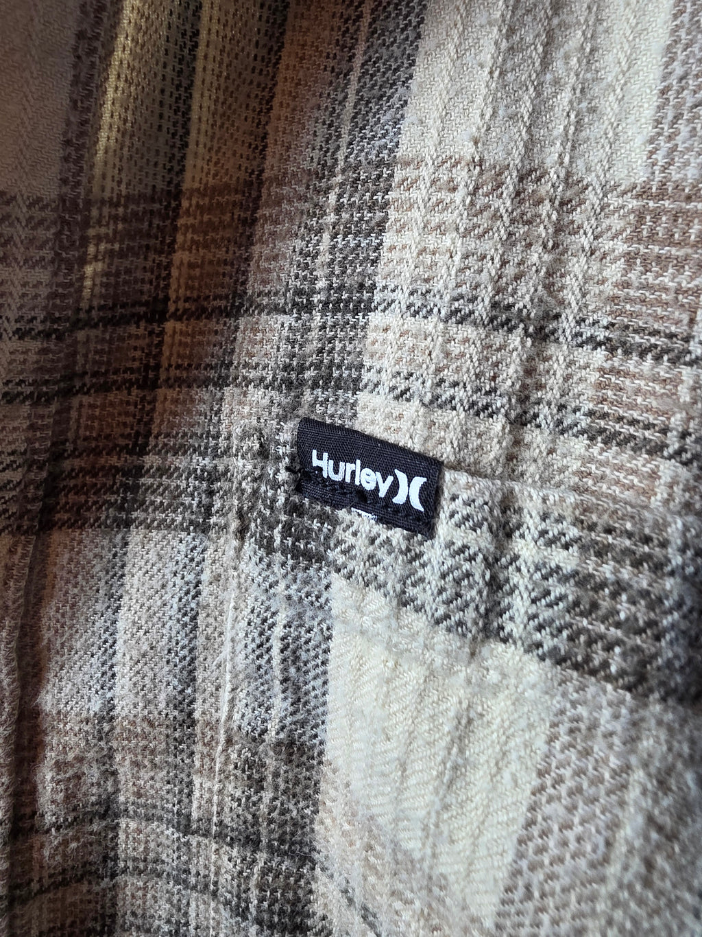 Hurley Men's XL Plaid Flannel Button Up Shirt Beige Brown