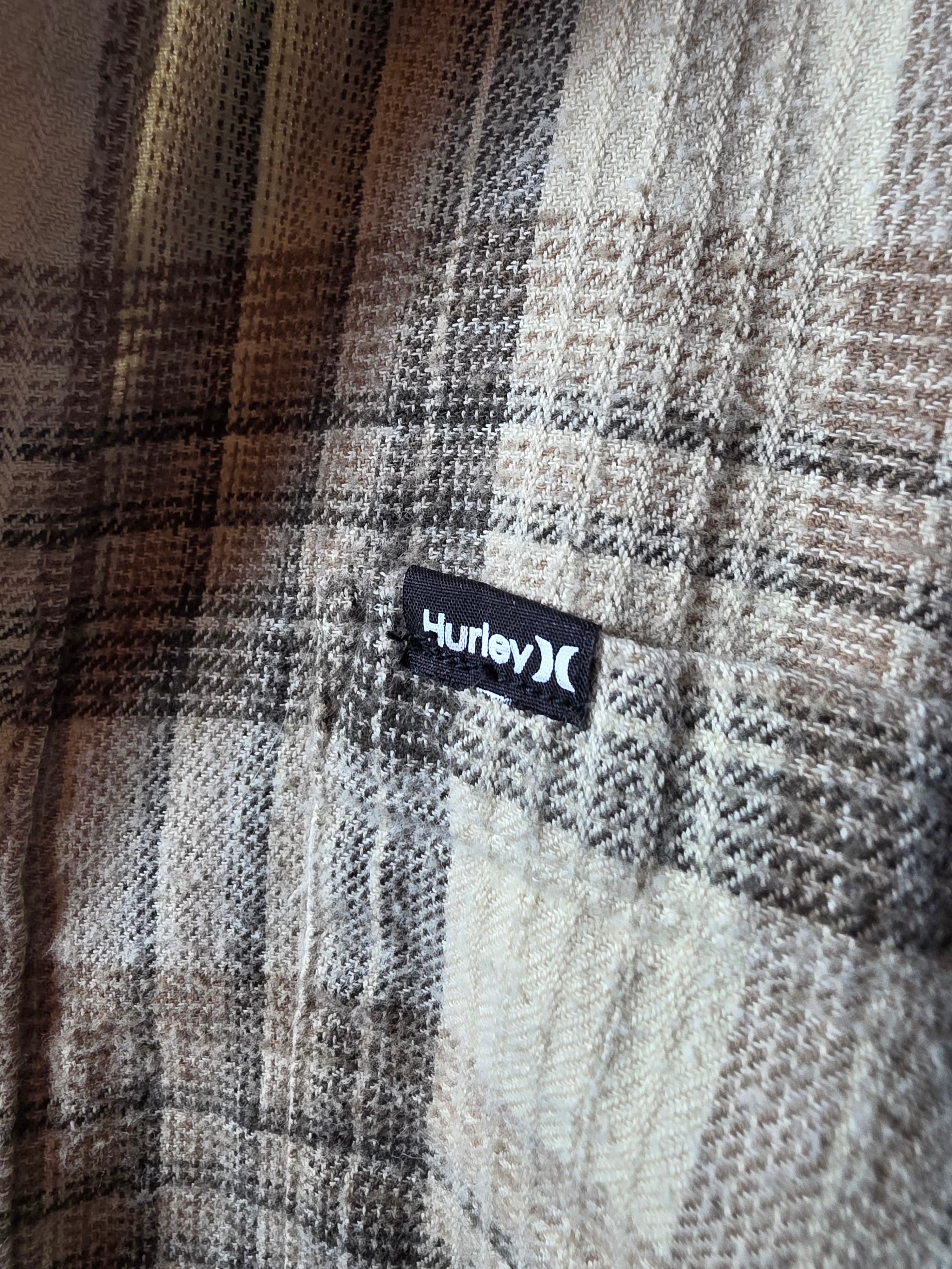 Hurley Men's XL Plaid Flannel Button Up Shirt Beige Brown