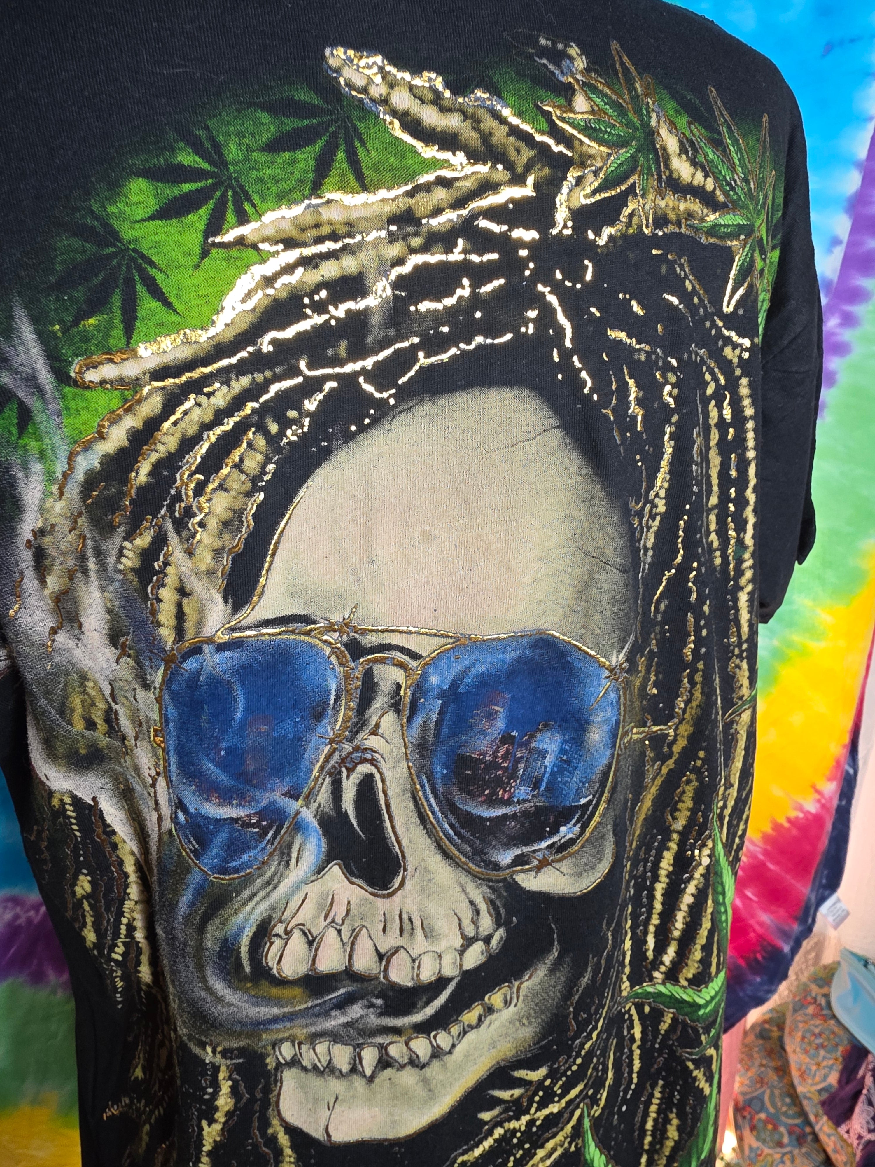 Vintage Style Skull Weed Puff Print Graphic T-Shirt M