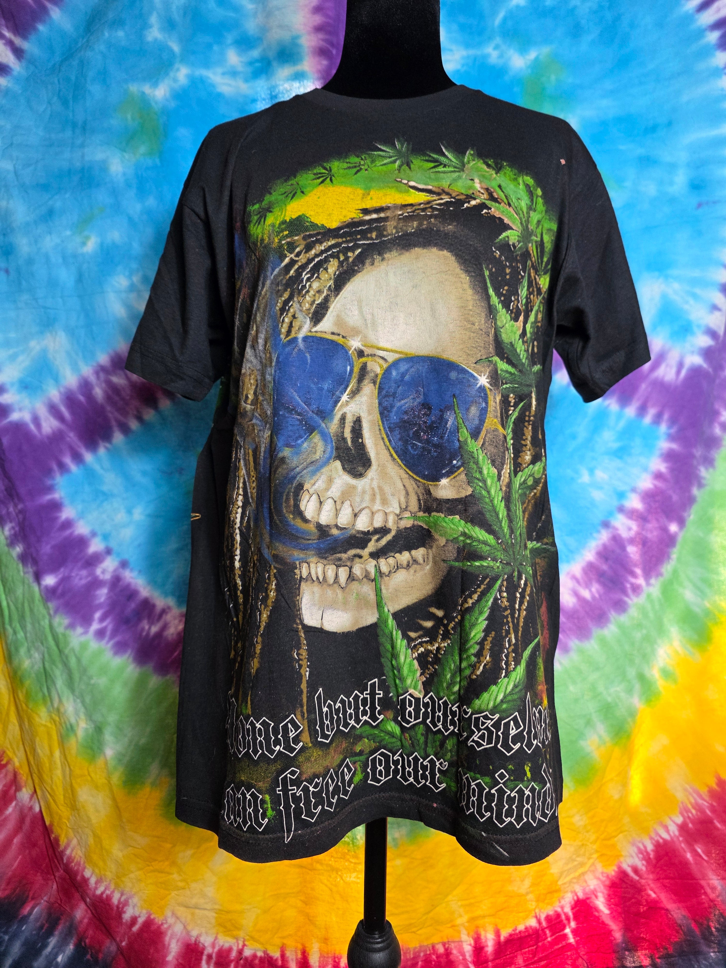 Vintage Style Skull Weed Puff Print Graphic T-Shirt M