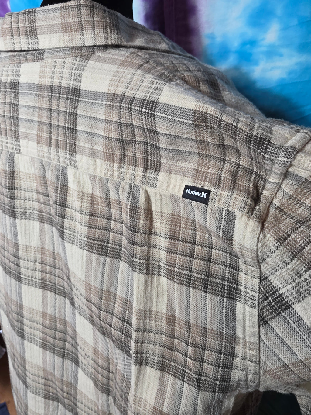 Hurley Men's XL Plaid Flannel Button Up Shirt Beige Brown