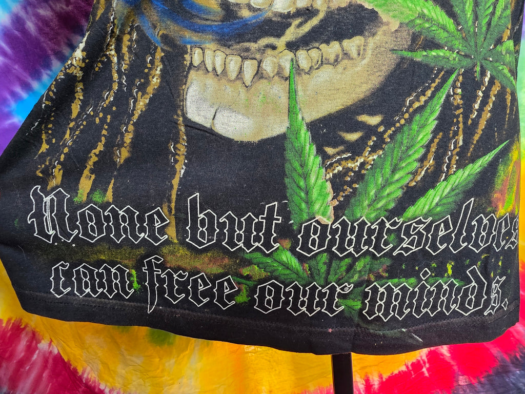 Vintage Style Skull Weed Puff Print Graphic T-Shirt M