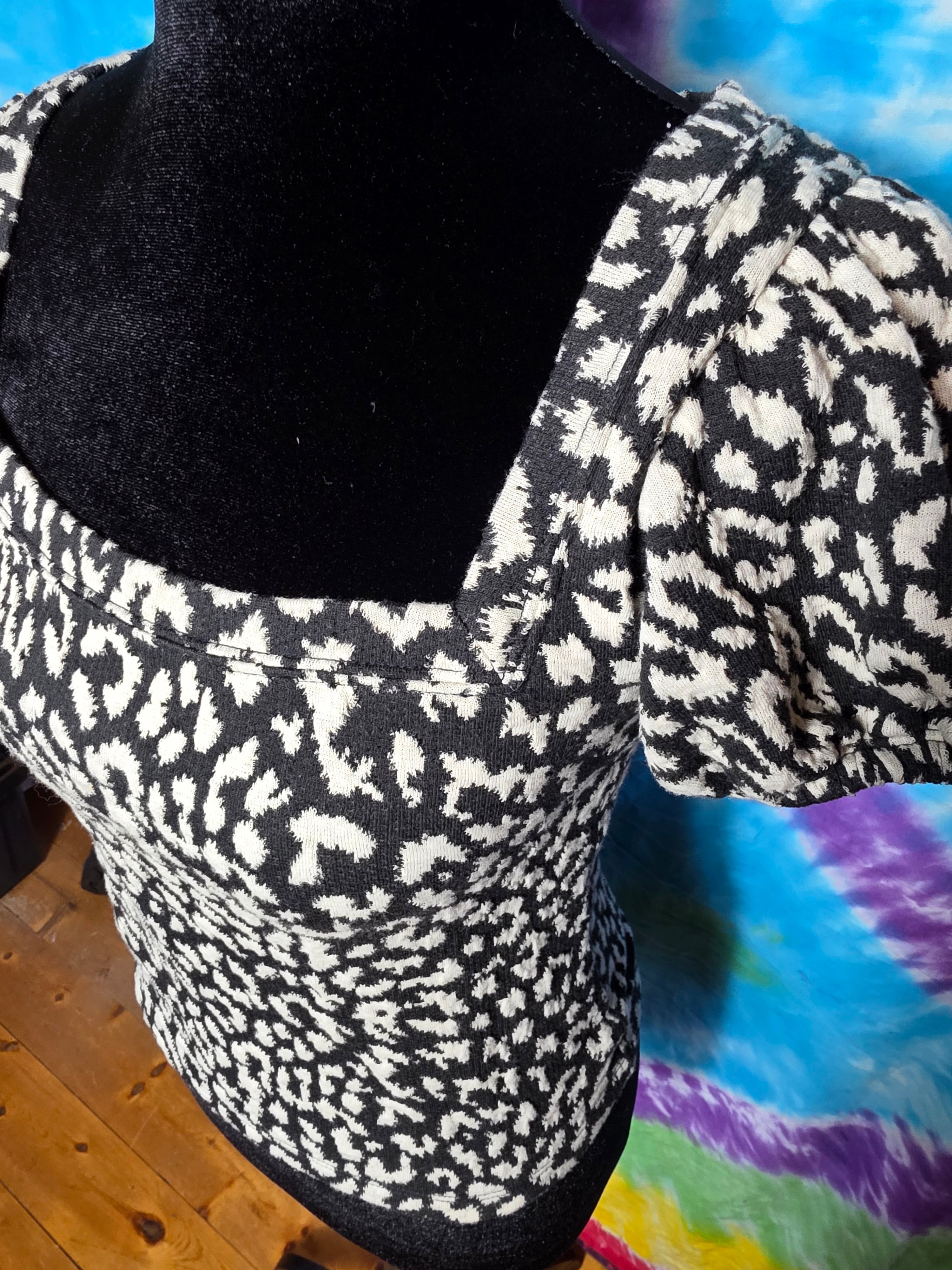 Free People Snow Leopard Puff Sleeve Knit Top XS