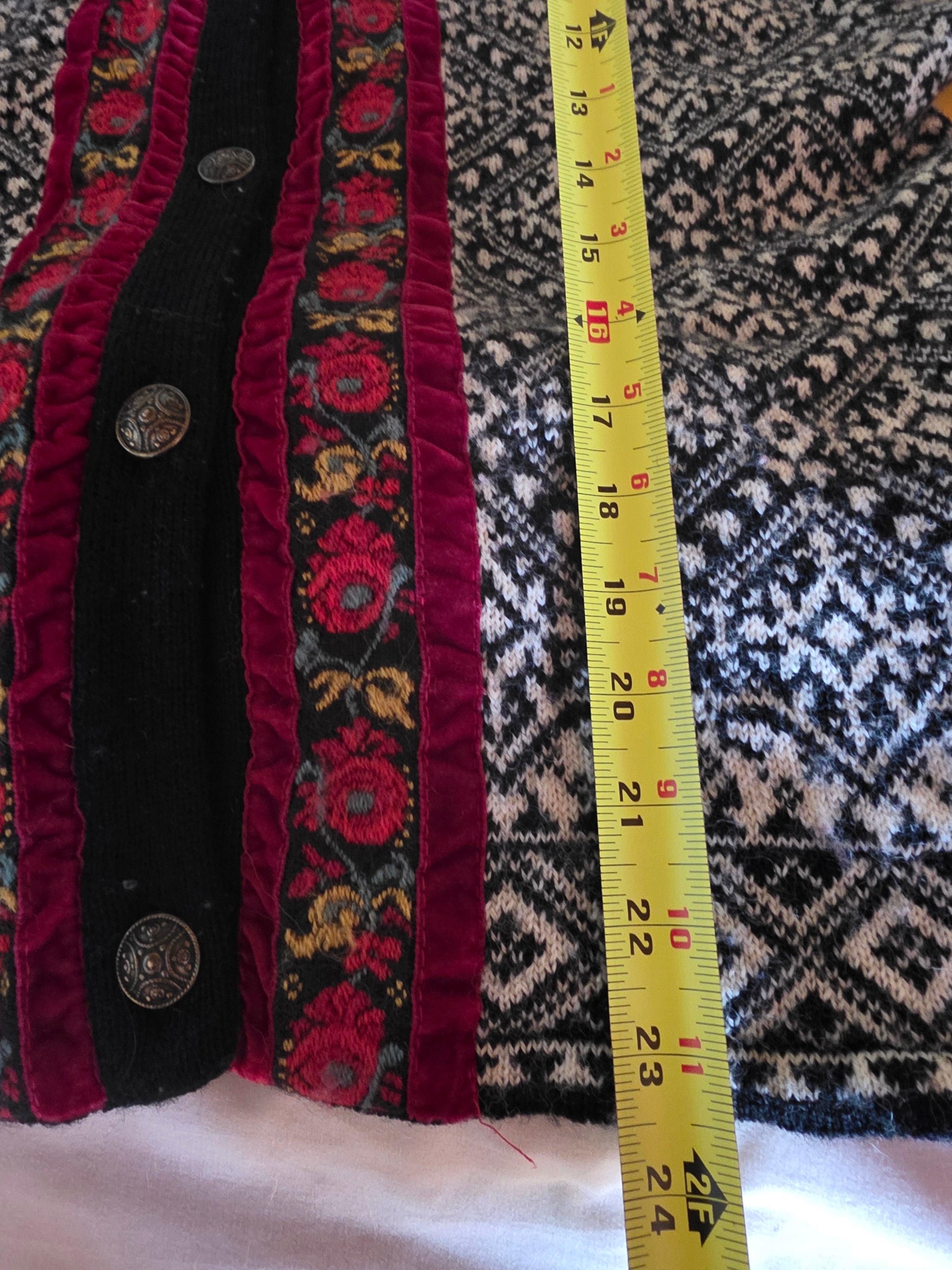 Vintage Norskwear Icelandic Pure Wool Cardigan Floral Trim L