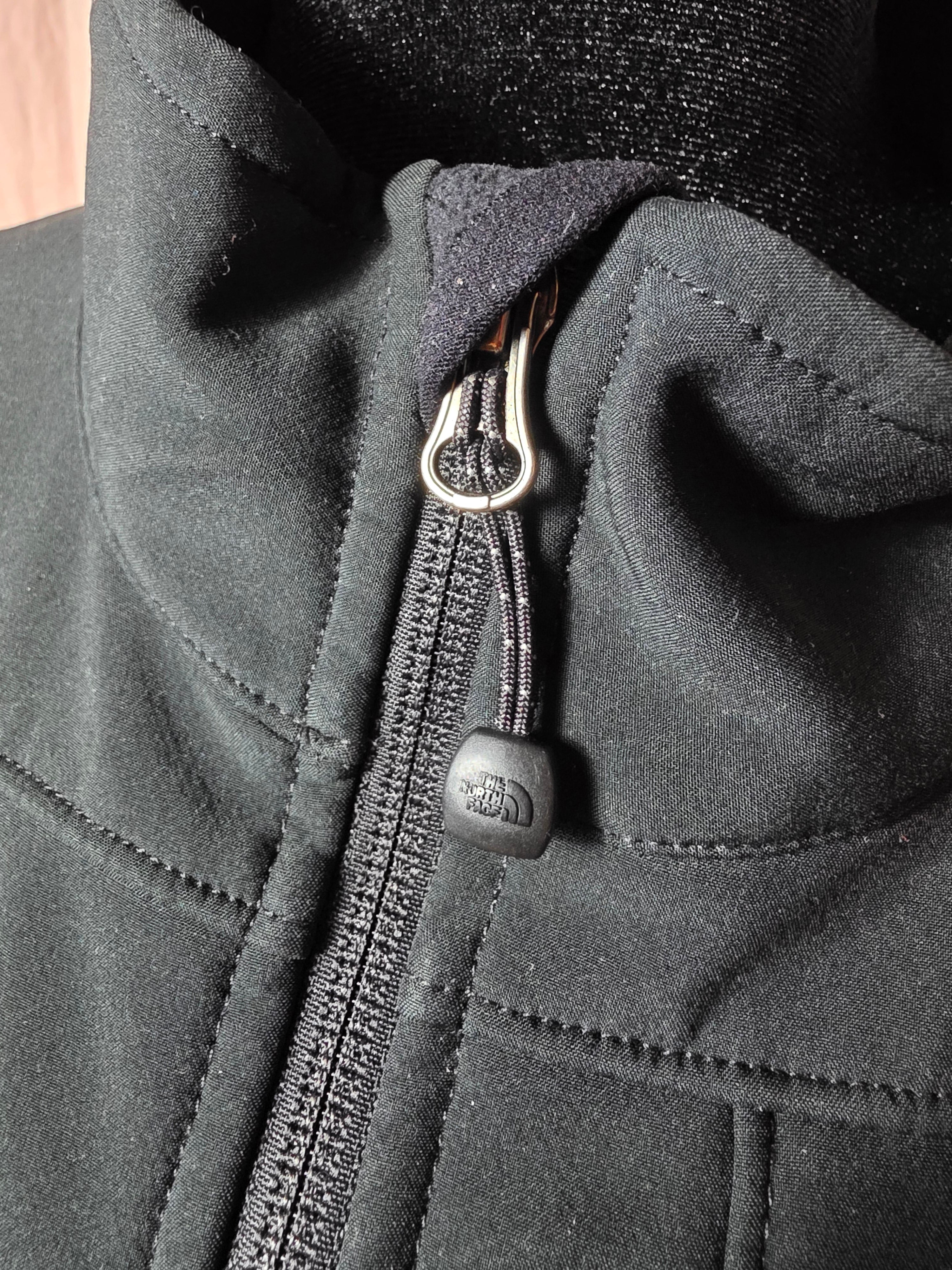 The North Face Men’s Medium Apex Bionic Black Softshell Jacket
