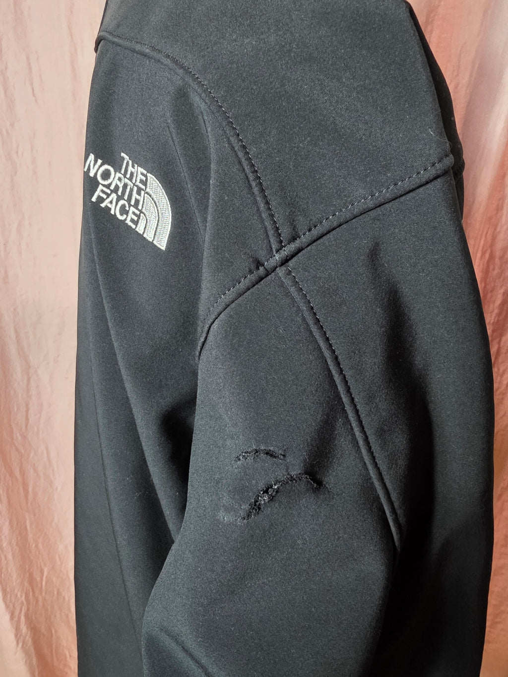 The North Face Men’s Medium Apex Bionic Black Softshell Jacket