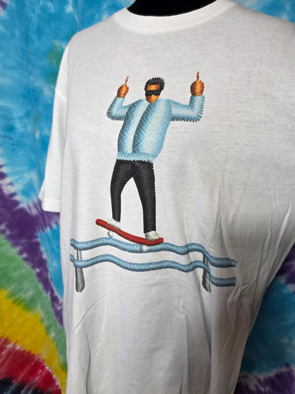Everybody Skates White T-Shirt XL Skateboard Graphic