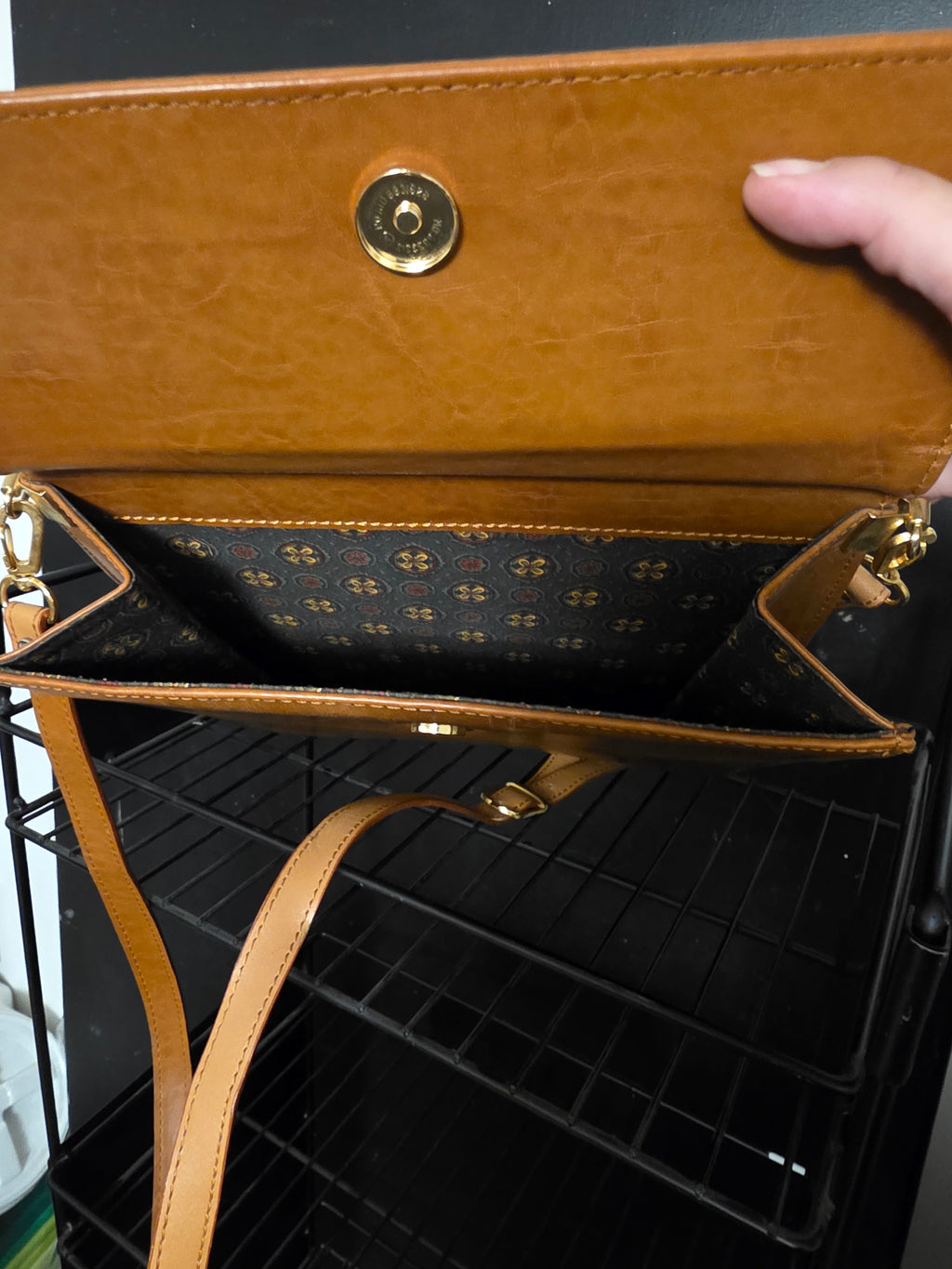 Vintage Belle Rose Warm Tan Leather Crest Crossbody Bag Briefcase