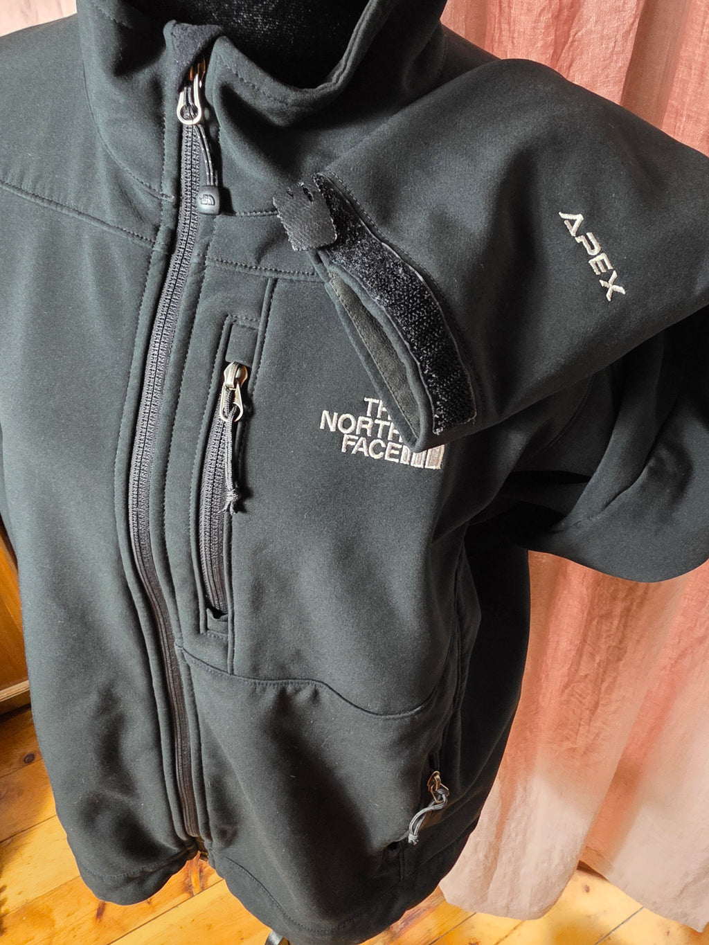 The North Face Men’s Medium Apex Bionic Black Softshell Jacket
