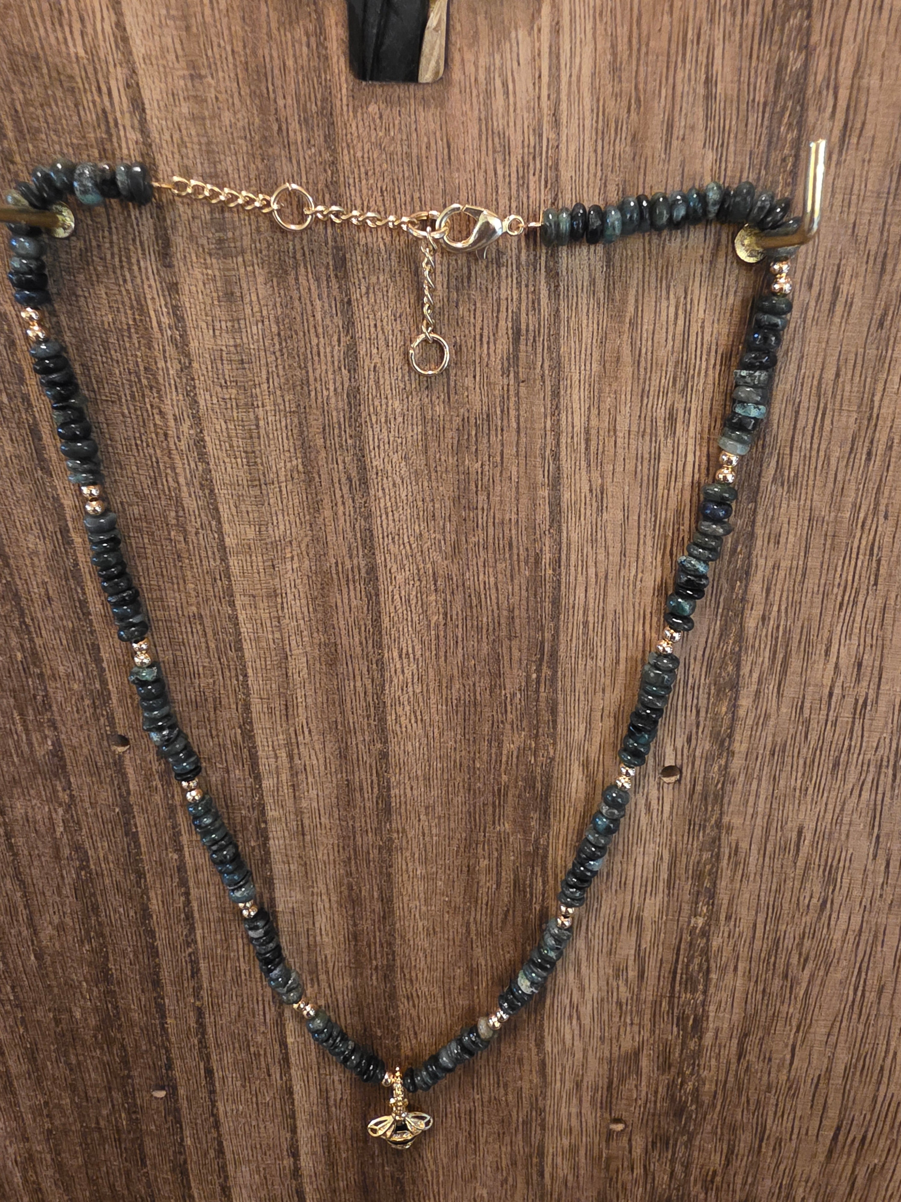 Natural Emerald Rondelle Bead Necklace Gold Bee Pendant 16-18"